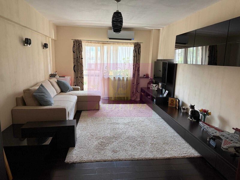 Bd. Decebal, stradal apartament 4 camere